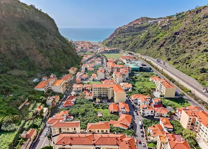 - M Ribeira Brava